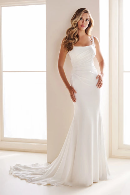 E604 by Enchanting by Mon Cheri (Size 14)