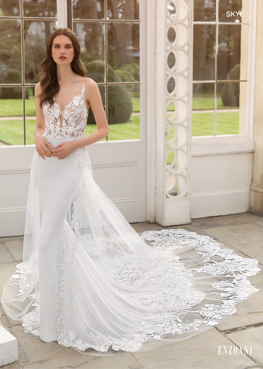Skye by Enzoani (Size 12)
