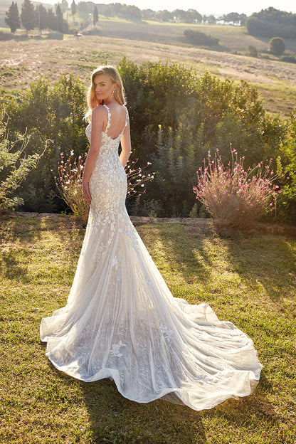 Amelia by Eddy K (Size 8)