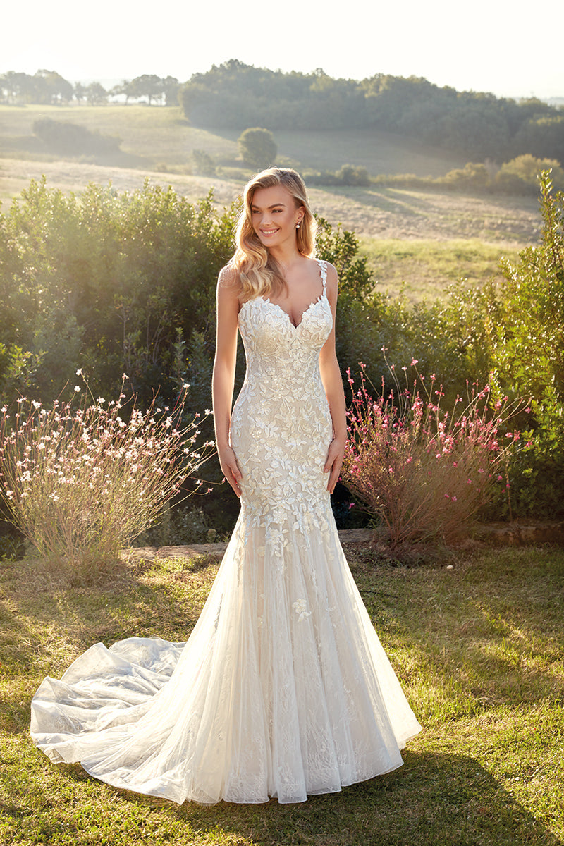 Amelia by Eddy K (Size 8)