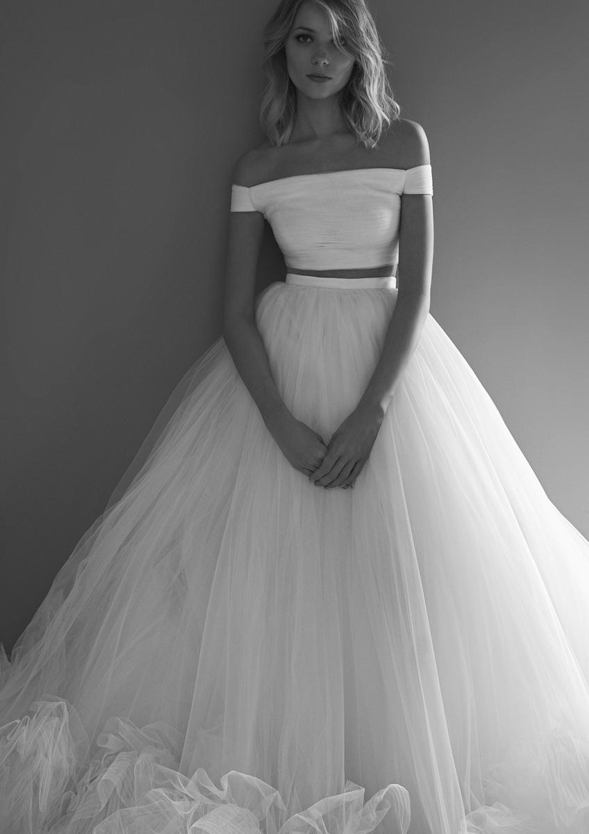 Ruyaa/Kanasu by Pronovias - close up view