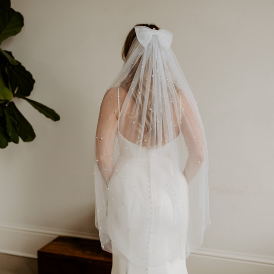 Soft Beaded Pearl Bow Veil