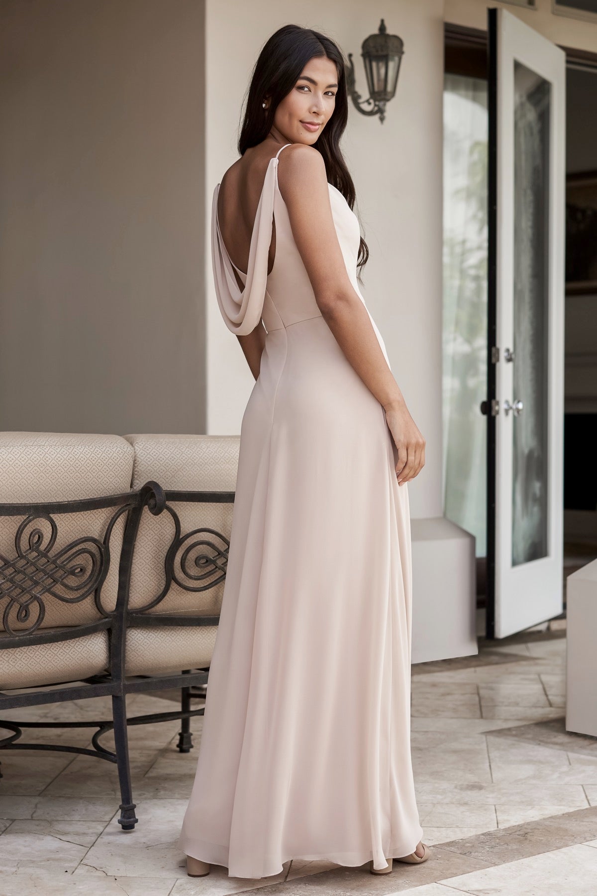 Full back view Jasmine B243005