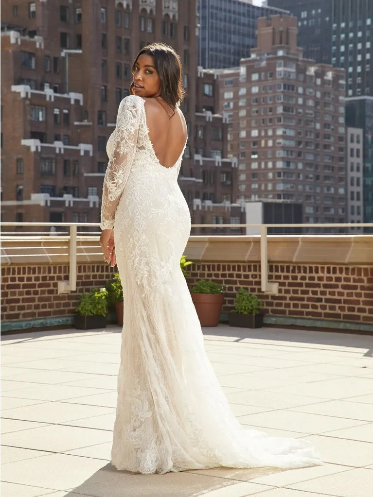Full body back view of panjin by pronovias